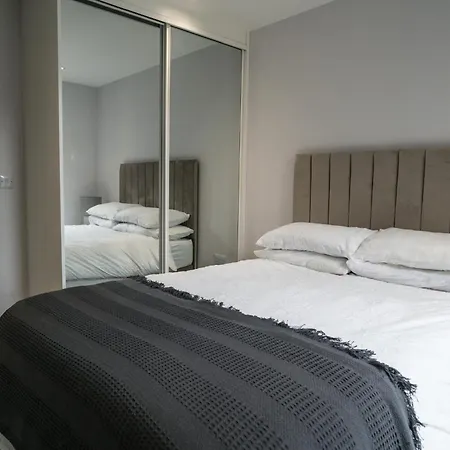 Manchester Apartment *