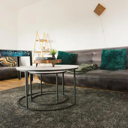 Manchester's Luxurious 2-bed Haven With Balcony - Canal Views & Proximity To United