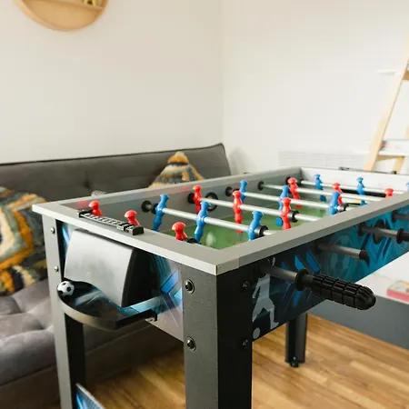 Manchester's Luxurious 2-bed Haven With Balcony - Canal Views & Proximity To United Apartamento Manchester