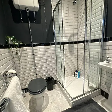 Stunning 2-bedroom In Centre