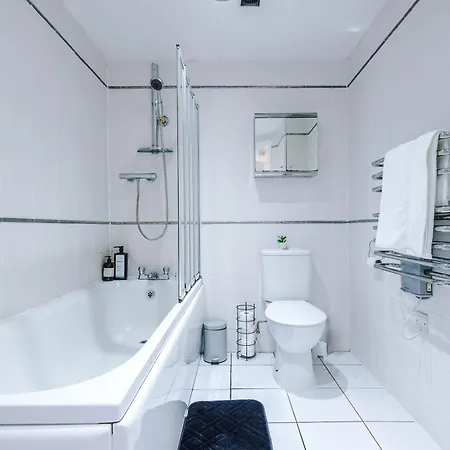 شقة Comfy 2 Bedroom In Manchester, Pool Table And Ps4