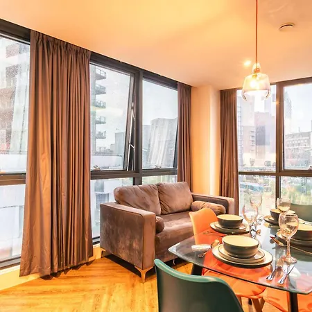 Fabulous 2 Bedroom In Centre דירה