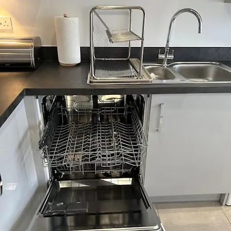 4-bedroom New House Near Centre Nyaraló *