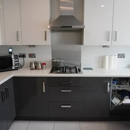 Habitación en casa particular Luxury - Pick A - Free Parking & Kitchen Access, Near Etihad Stadium, The Coop Live & Piccadilly Station, Mánchester