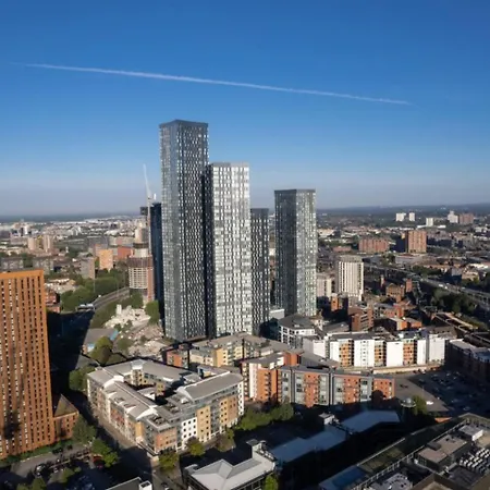 Trafford Duplex With Free Parking Pass The Keys * Manchester