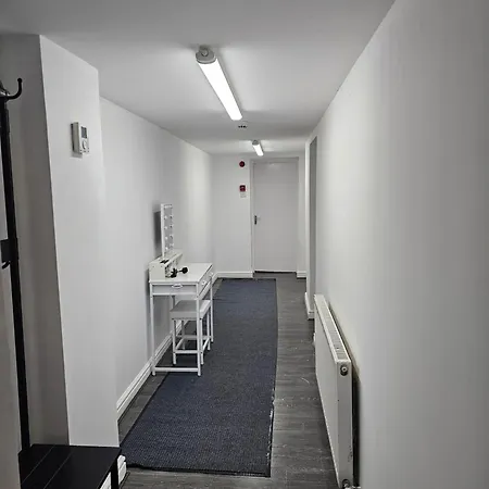 Basement Near City Centre Apartmán