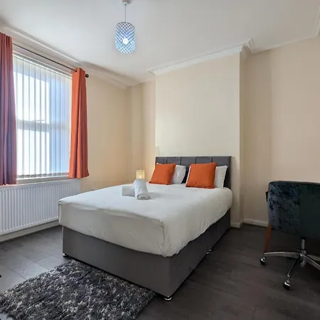 Spacious Powell Sleeps 11 6 Bed 1 5 Bath * 맨체스터