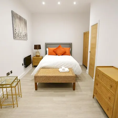 Beautiful Newly Built Flat - Walk To Centre - Pass The Keys * Manchester