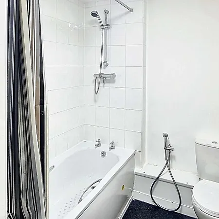 Holiday home Rest&recharge At A Quiet House Close To Centre - Free Parking *