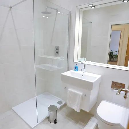 Pass The Keys Beautifully Restored 3 Bed Flat In Centre *