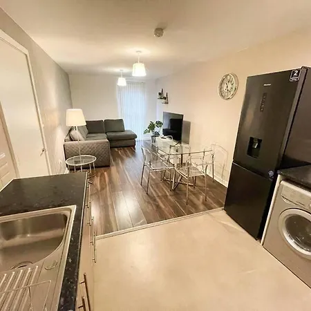 Family-friendly Cozy Stay, Manchester