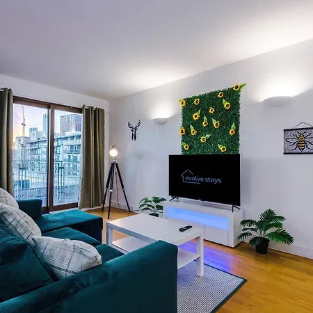 Sleeps 8, Duplex Apartment, Pool Table, Balcony X2, Long Term Disc, Perfect For Groups *