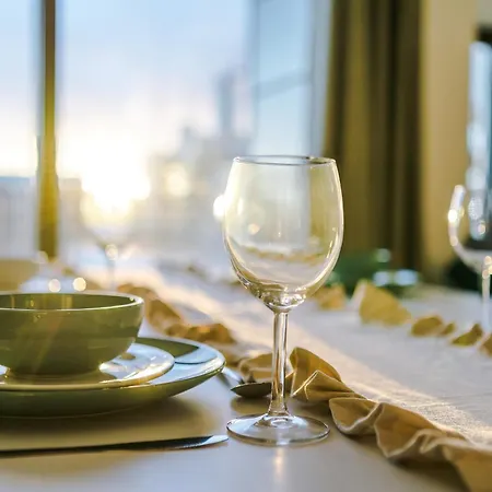 Sleeps 8, Duplex Apartment, Pool Table, Balcony X2, Long Term Disc, Perfect For Groups