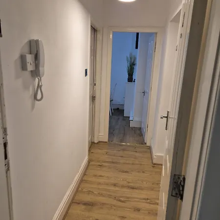 Affordably Elegant Close To Coop Live, Etihad Stadium And Centre