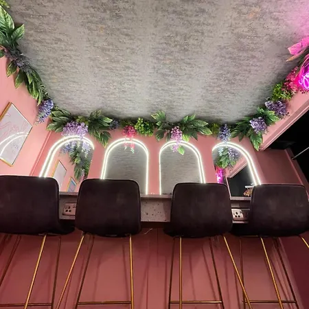 Manchester's Only Private Party For 12 With Makeup 4*