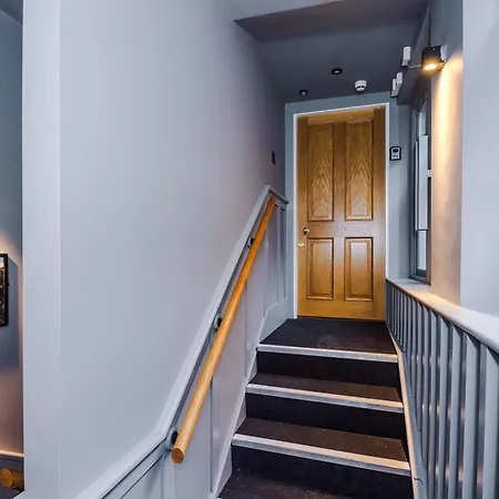 Villa Stylish 3-Bed Central Stay - Roof Terrace & Parking