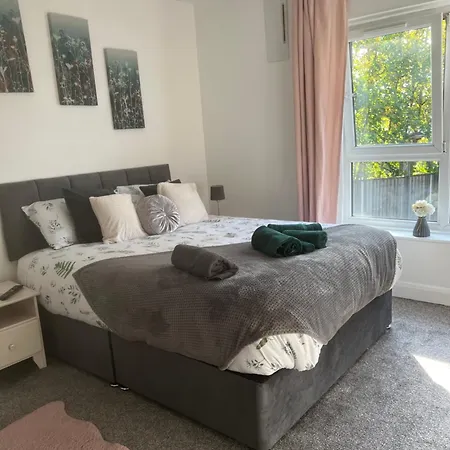 Flat In Greater * Manchester