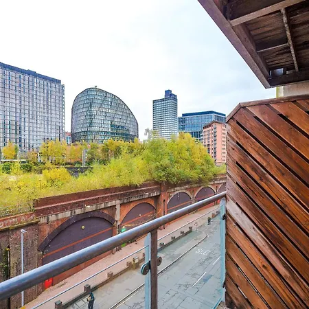 Sleeps 4, Prime Location, Balcony, Long Term Disc, Amazing Views Appartement *
