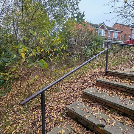 Spacious 4 Bed Riverside