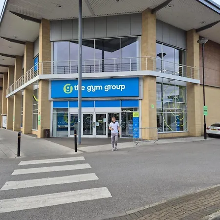 Apartment Affordably Elegant Close To Coop Live, Etihad Stadium And Centre