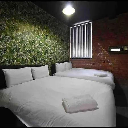 아파트 Casa Jungle Slps 20 Plp Mcr, Hot Tub, Bar, Cinema 맨체스터