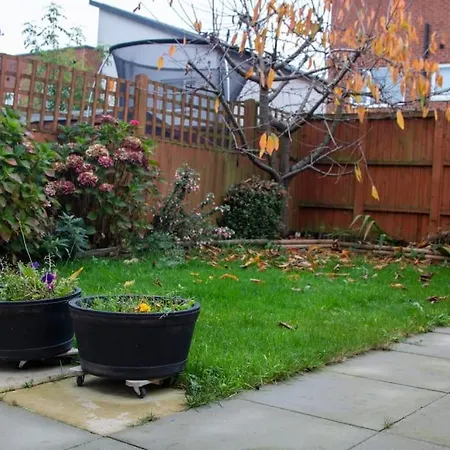 Coop Arena Luxurious Townhouse *