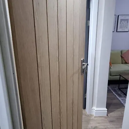 Beautiful Flat - Great Location - Perfect For Long Apartment Manchester
