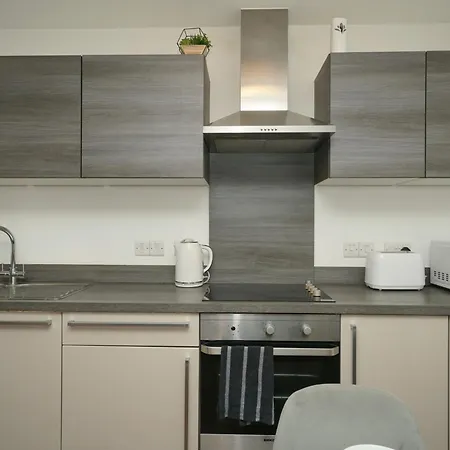 Luxury Riverside Retreat In Salford Strong Wifi مانشستر