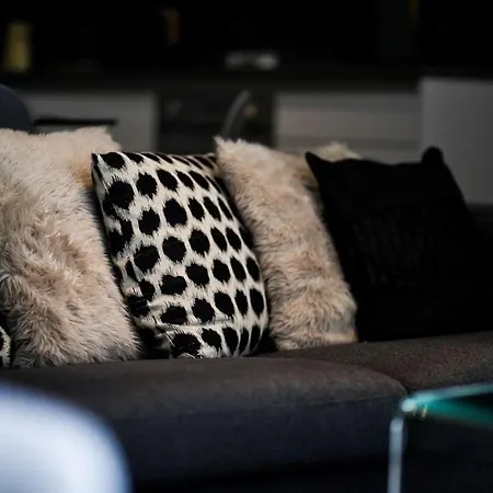 Modern 2 Bedroom - Centre - Parking Lejlighed *