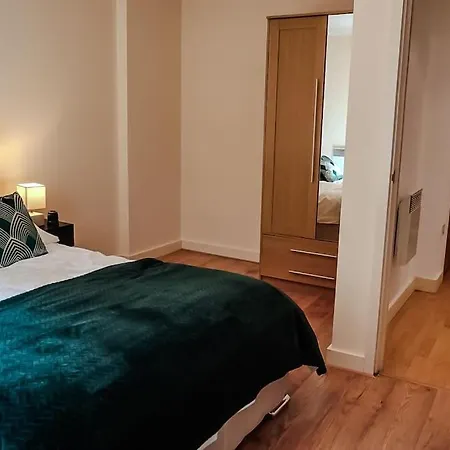 Spacious 1-bdr For 3, Near Masson Place Arenas Cheetham Hill And Stadiums, Wi-fi *