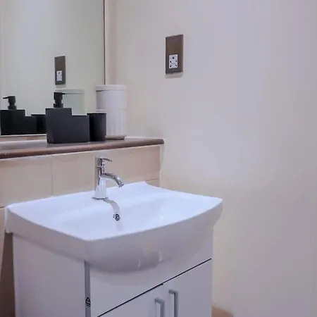 アパート Spacious 1-bdr For 3, Near Masson Place Arenas Cheetham Hill And Stadiums, Wi-fi