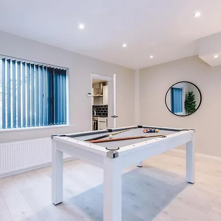 Lejlighed Stylish 3bdr House By Vista Short Lets & Serviced With Free Parking, Pool Table And Ps4 *