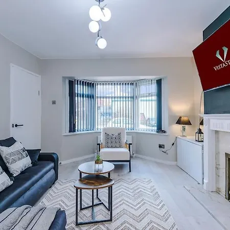 Lejlighed Stylish 3bdr House By Vista Short Lets & Serviced With Free Parking, Pool Table And Ps4 Manchester