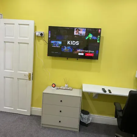Feriehus Beautiful 2 Bed 1 Bath Manchester