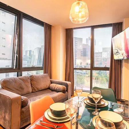 Fabulous 2 Bedroom In Centre *