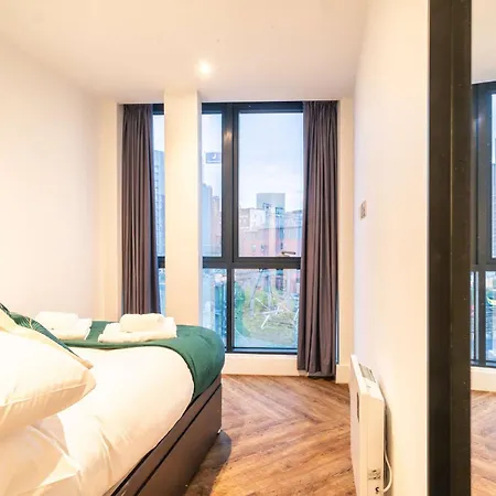 Fabulous 2 Bedroom In Centre * Манчестер