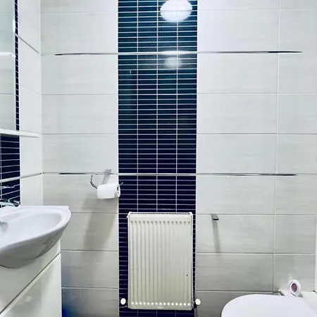 13 Guests - Free Parking - House Сasa de vacaciones