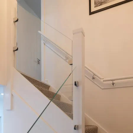 Downtown Cozy House In בית נופש *