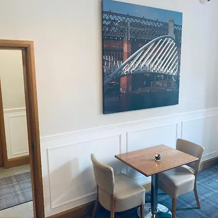 Hotel The Westlynne & 3*