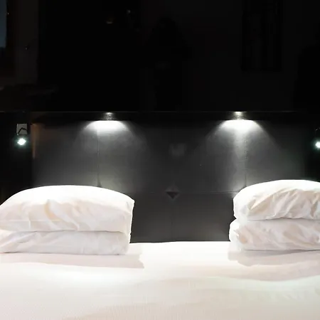 Crowne Plaza Centre By Ihg Hotel 4*