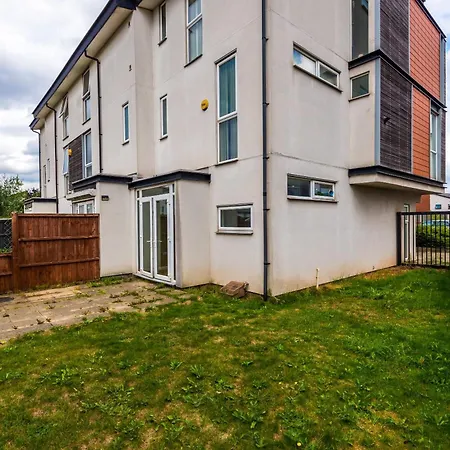 Semesterbostad Townhouse 5mins To Centre And Etihad - Free Secure Parking Manchester