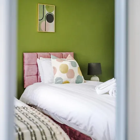 R&r - Modern Townhouse Near Etihad & Centre Hébergement de vacances *