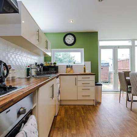 Semesterbostad Townhouse 5mins To Centre And Etihad - Free Secure Parking Manchester