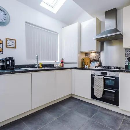 Casa de Férias R&r - Modern Townhouse Near Etihad & Centre Manchester