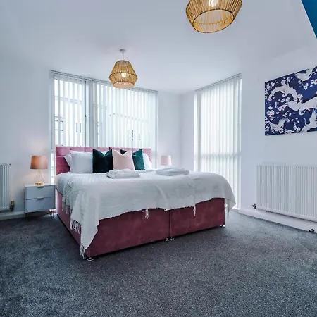 Townhouse 5mins To Centre And Etihad - Free Secure Parking