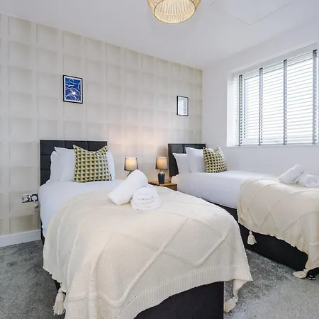 بيت للعطل R&r - Modern Townhouse Near Etihad & Centre مانشستر