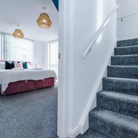 Townhouse 5mins To Centre And Etihad - Free Secure Parking בית נופש