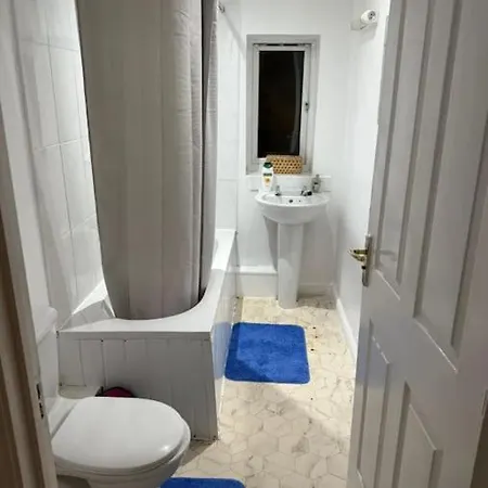 4 Bedroom Next To Apollo Prázdninový dům Manchester