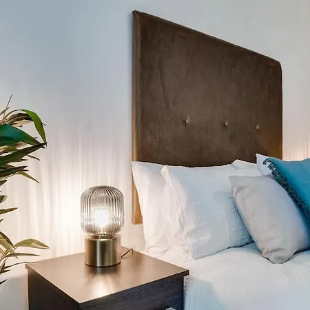 Elegant 2 Bedroom 2 Bathroom With Free Parking,city Centre Manchester