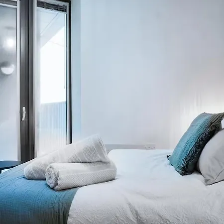 Apartment Elegant 2 Bedroom 2 Bathroom With Free Parking,city Centre *